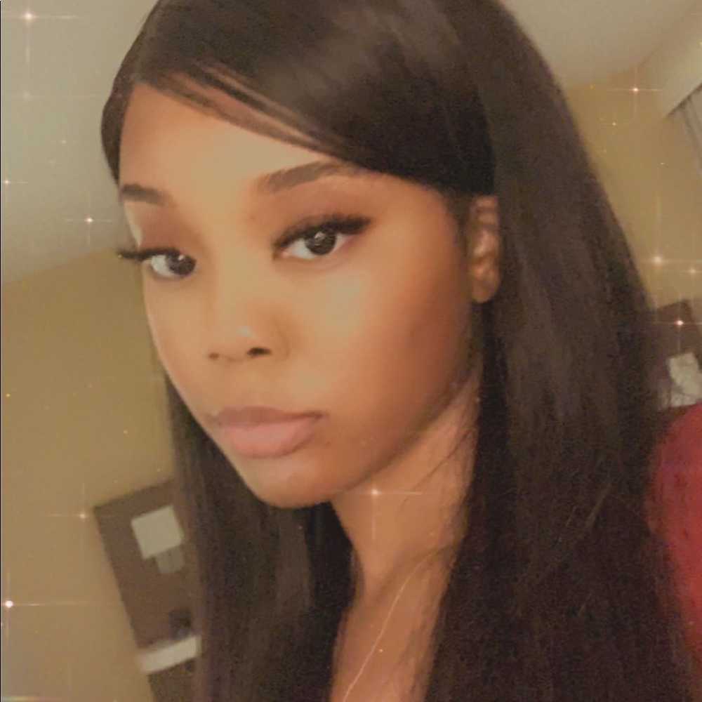 Meet your Posher, Christin